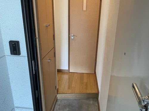 (玄関)