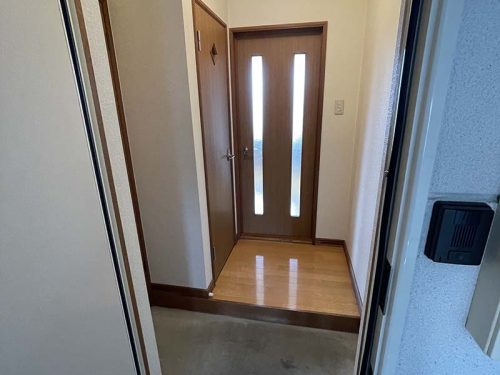 (玄関)
