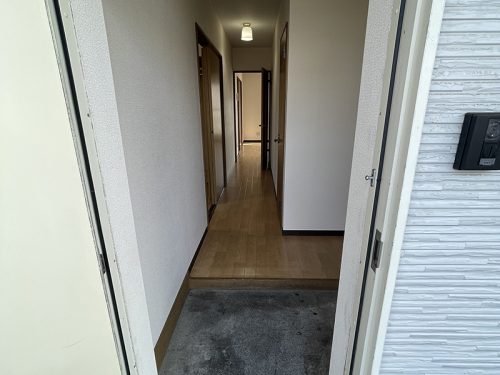 (玄関)