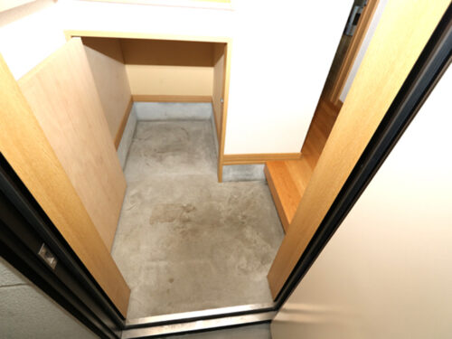 玄関・玄関収納 (玄関)