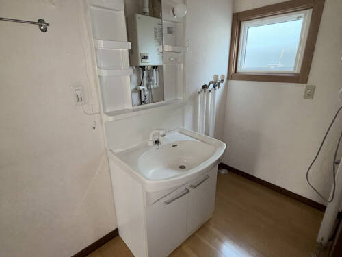 洗髪洗面化粧台、洗濯機置き場