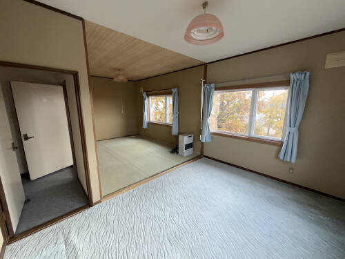 6畳洋室、6畳和室 (寝室)