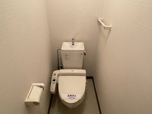 水洗トイレ(温水洗浄便座)